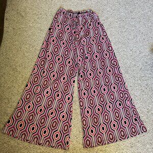 Chic Geometric Wide Leg Pants - Statement Piece! Size Small - generous sizing